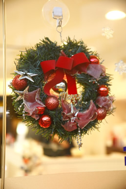 Ash 日野店 クリスマスディスプレイ