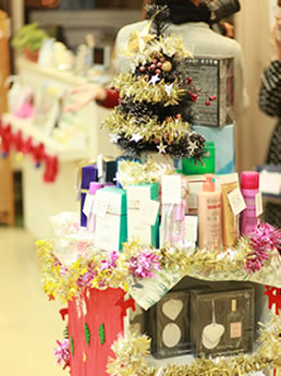 Ash 都筑ふれあいの丘店 クリスマスディスプレイ