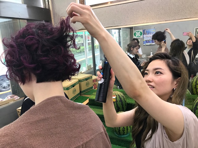 ２