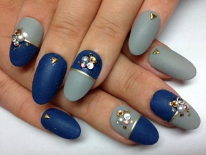ネイビー、グレーネイル