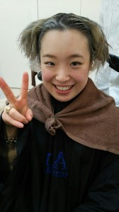 う1
