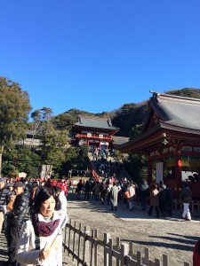 つ