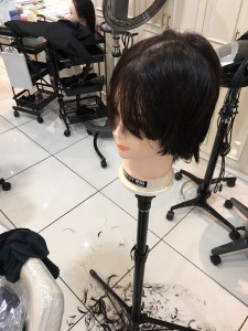 56563