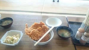 かつ