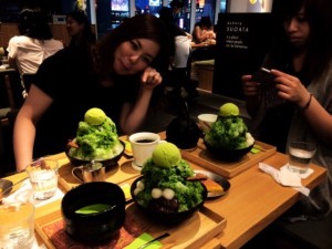 休日４