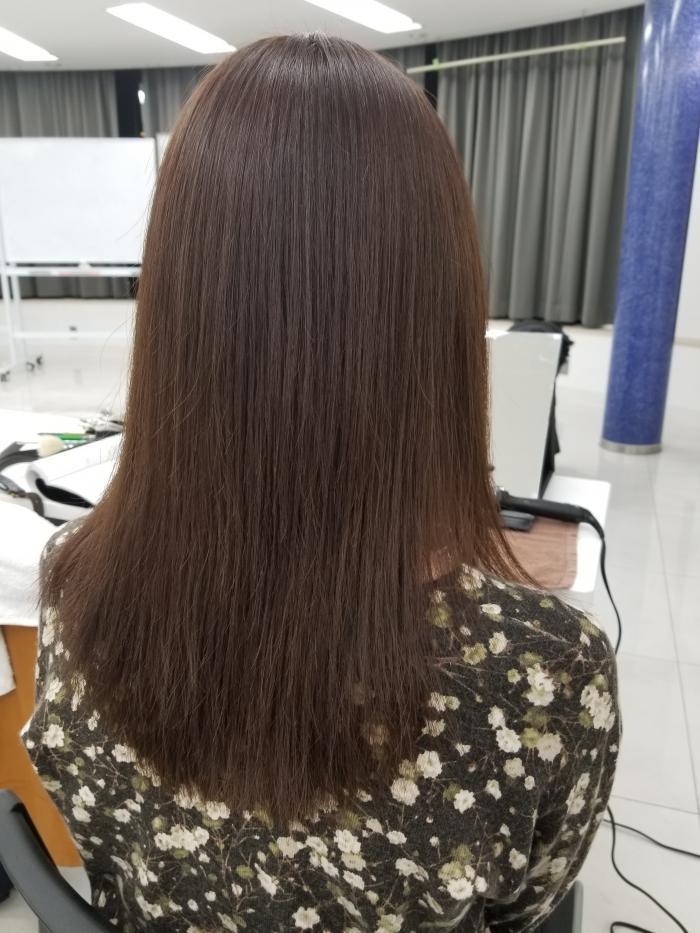 アッシュグレージュ