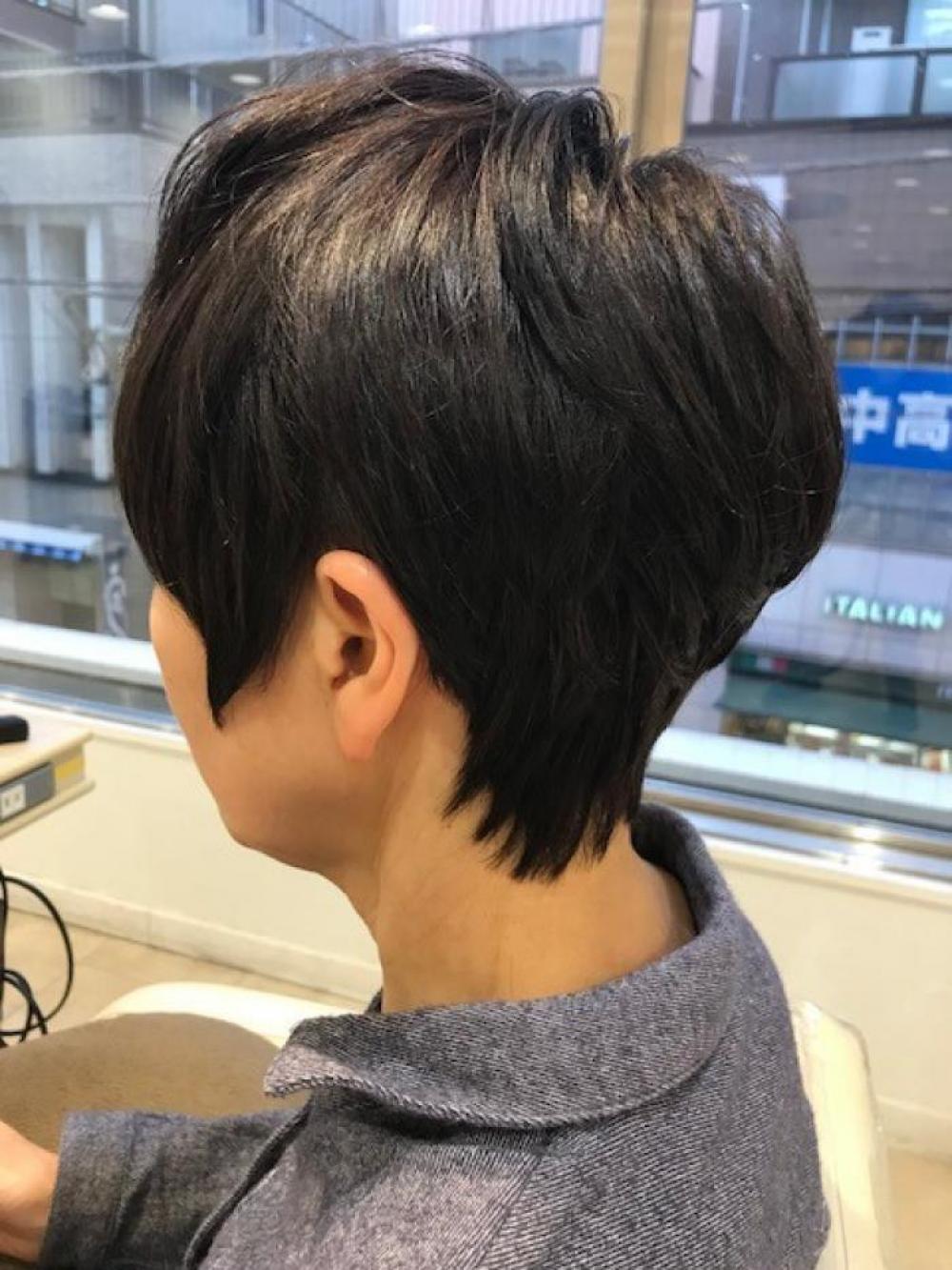 骨格を美しく見せる大人ショート