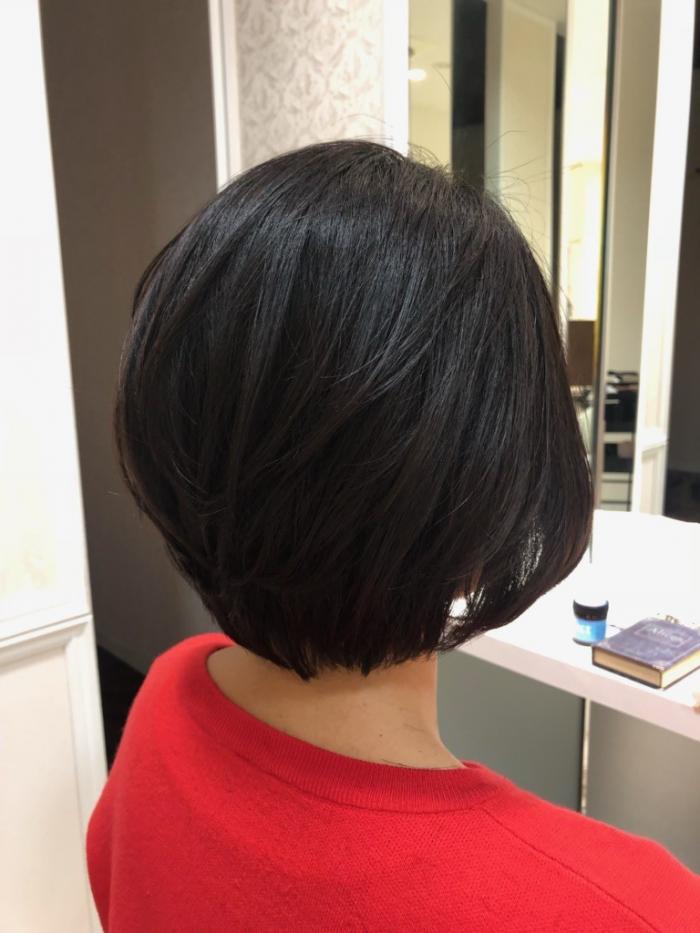 黒髪ショートボブ