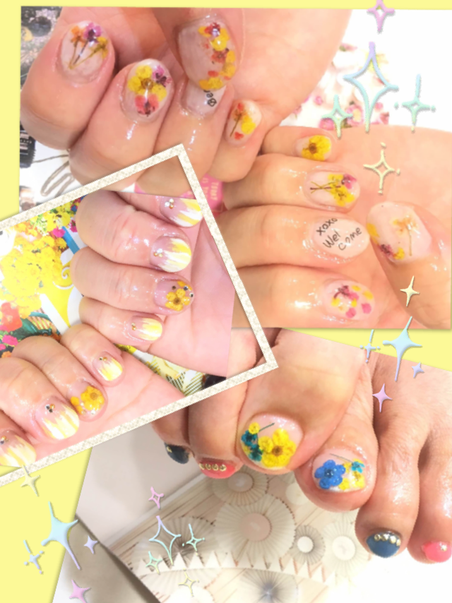 本物のお花をネイルに閉じ込めて☆
