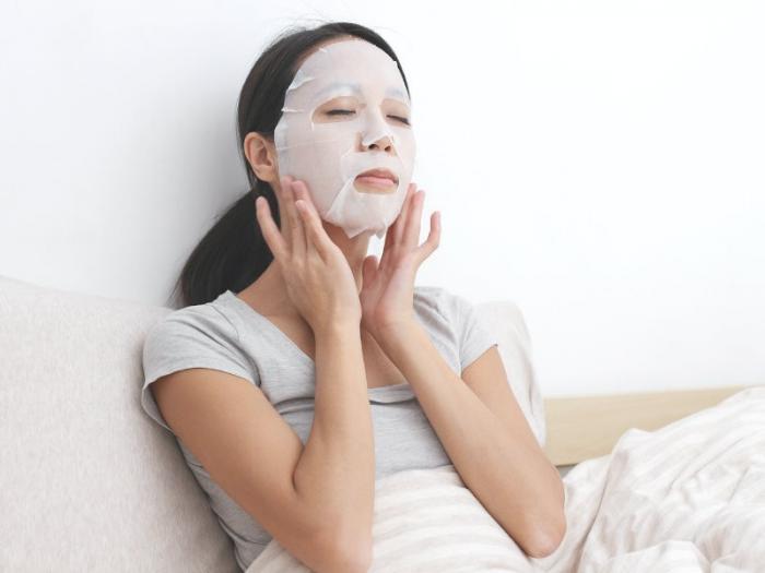 睡眠中も保湿ケアで翌朝が変わる！