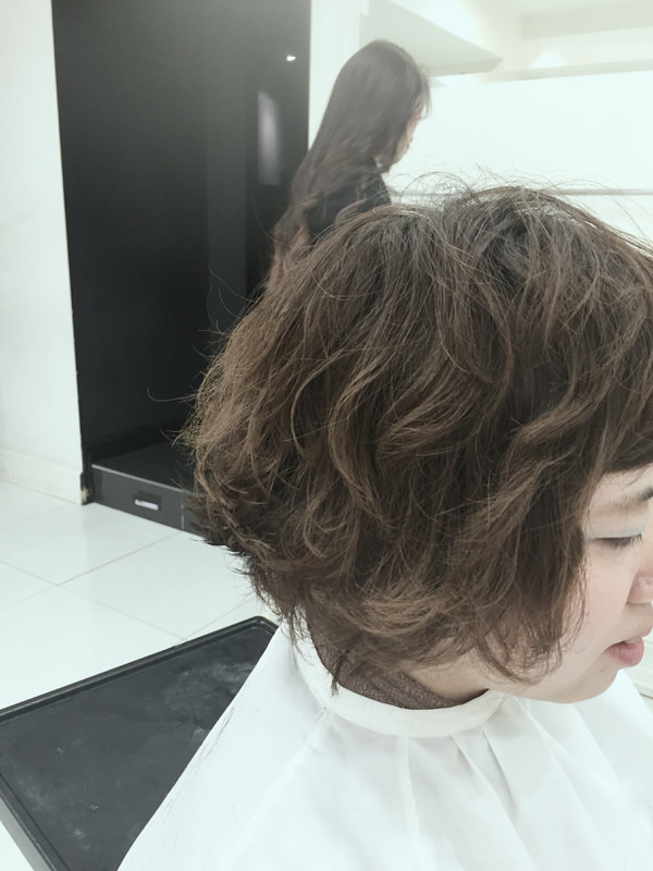 ショートボブ くせっ毛パーマ｜サブ写真②