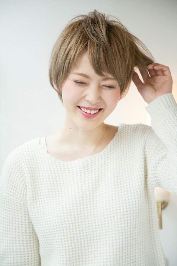 小顔に見えるナチュラルショート｜サブ写真③