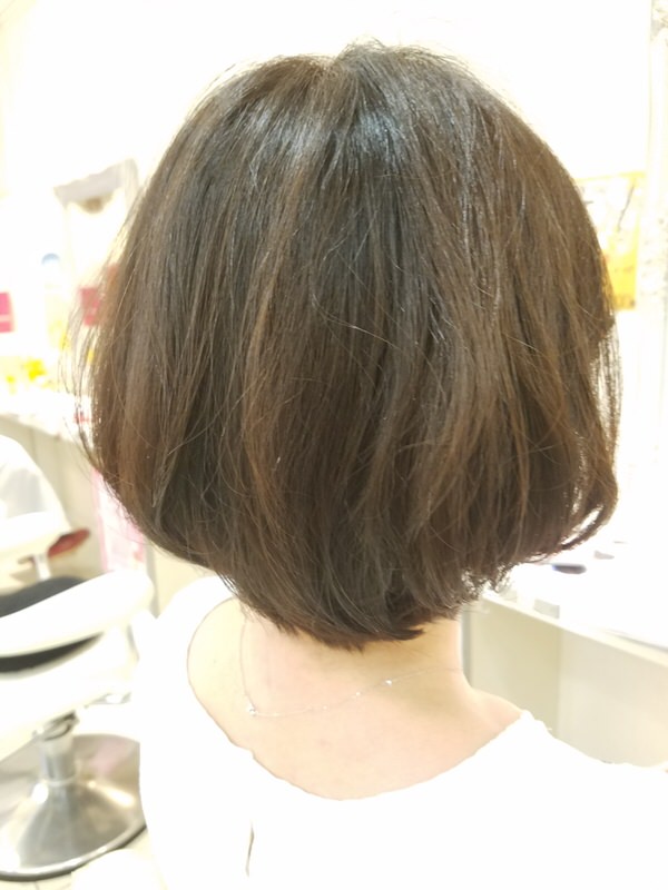 【渡辺カラー】モノトーンアッシュ×フンワリボブ｜サブ写真②