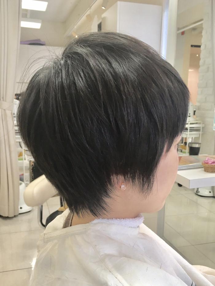 毛先シャギータッチのショートカット