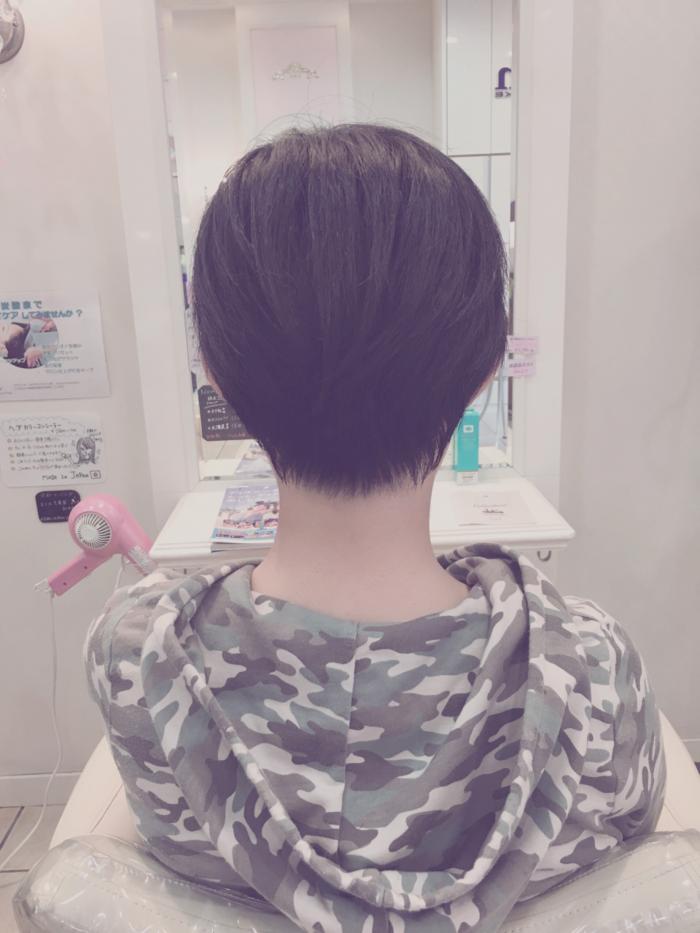 ショートボブ
