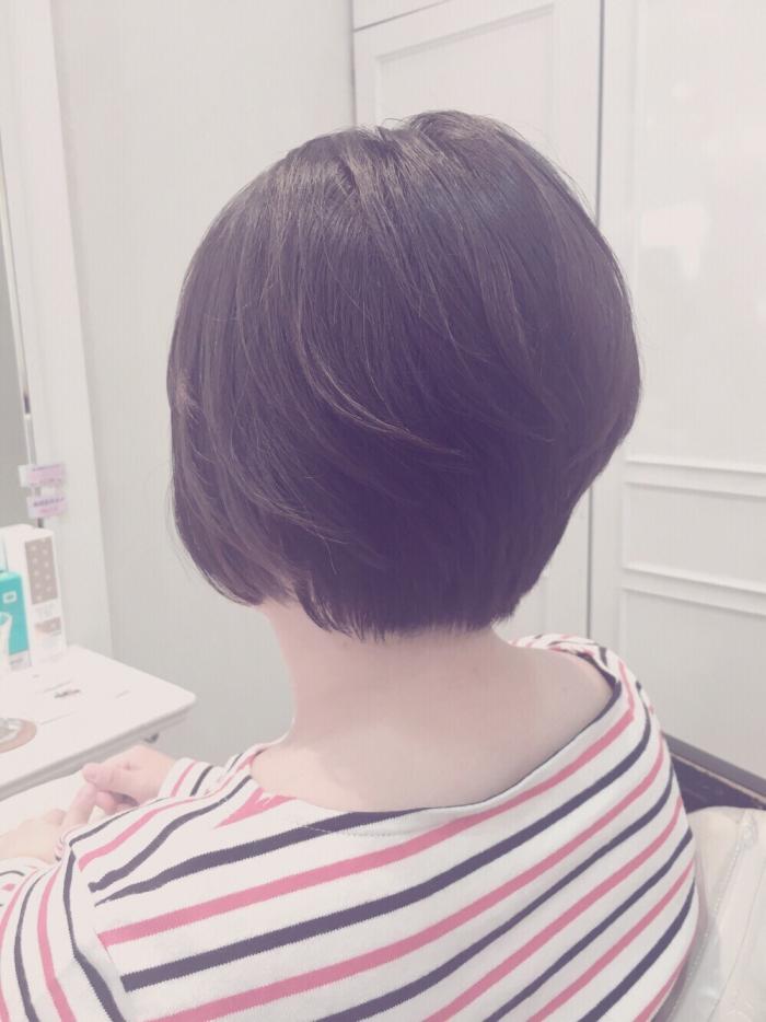 シルエットがキレイなショートボブ