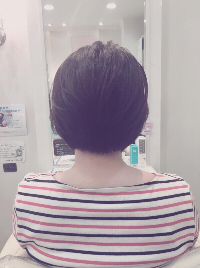 シルエットがキレイなショートボブ｜サブ写真②