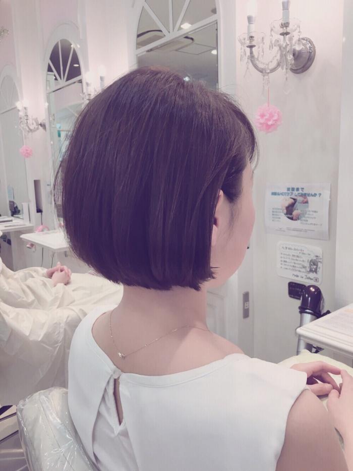耳にかけナチュラルボブ