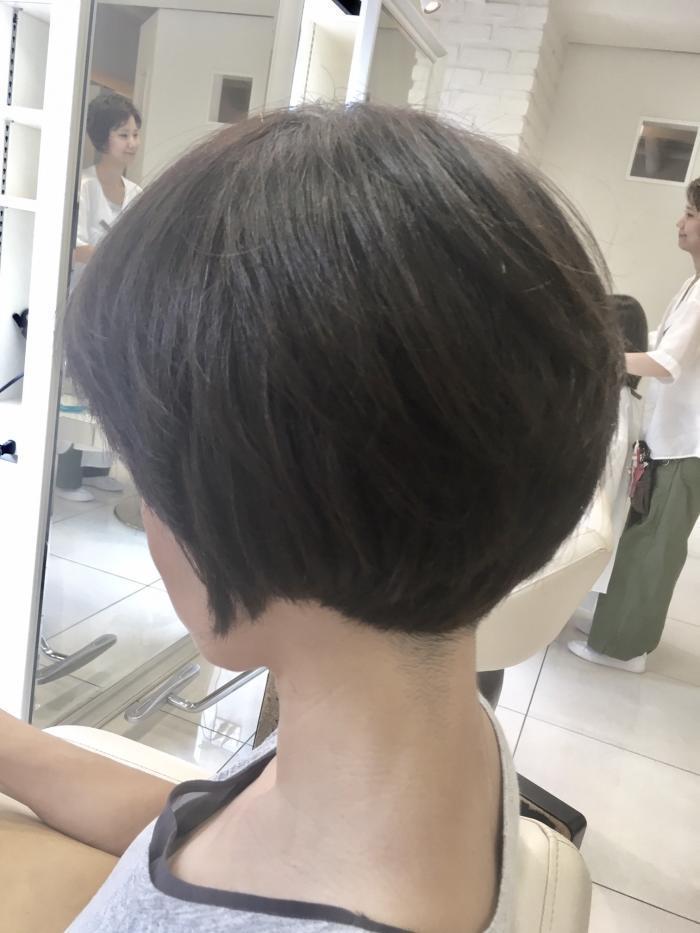 襟足短めのショートボブ