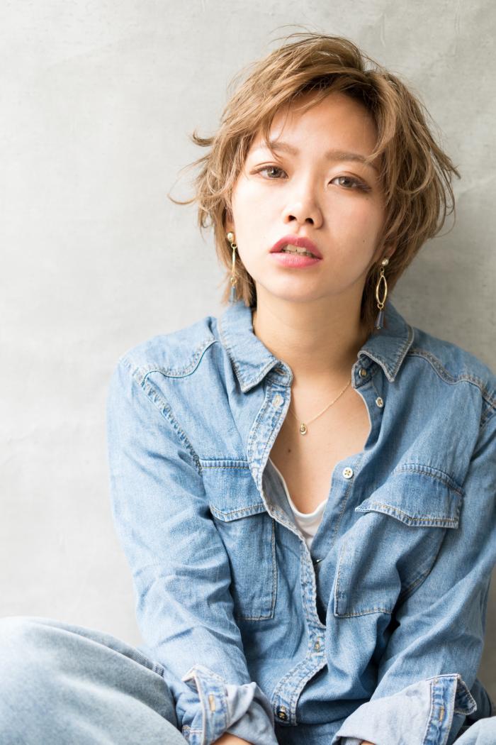 無造作かきあげハイトーングレージュのひし形ショート｜サブ写真②