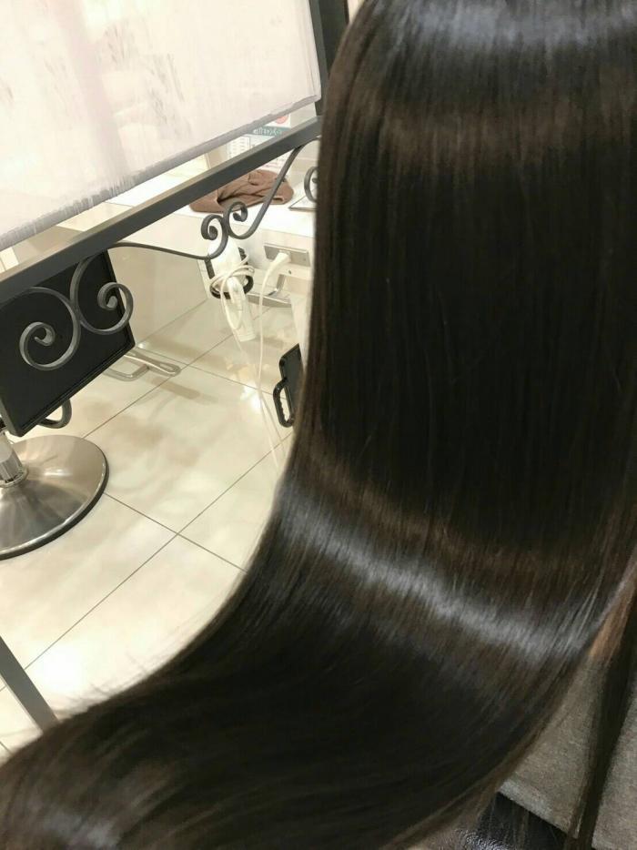 梅雨に負けない！ロングヘアがサラツヤになる！縮毛矯正｜サブ写真②