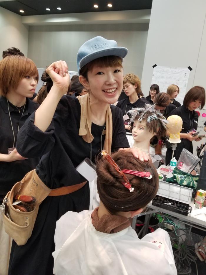ヘアショー中、盛り上げ役の渋谷^ ^