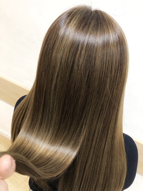 ハイライトやブリーチにも相性が良いデザインの幅は無限大