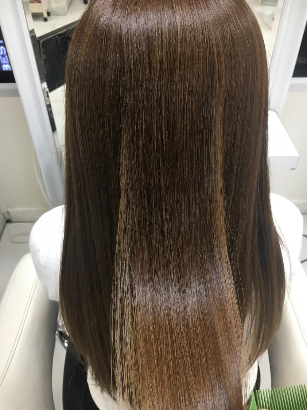 余談ですが、、、ダメージレス縮毛矯正とは？