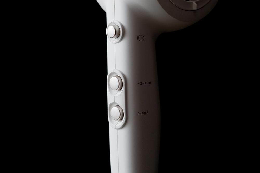 温風、冷風の切り替えが瞬時に可能な切り替えスイッチ