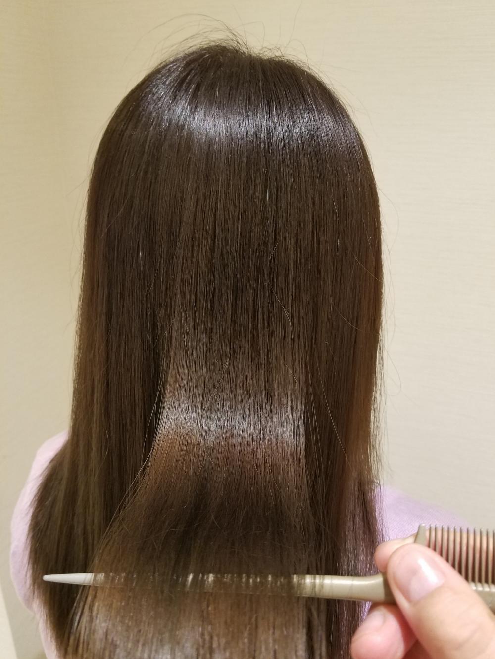 縮毛矯正と同じ日にカラー出来るの？