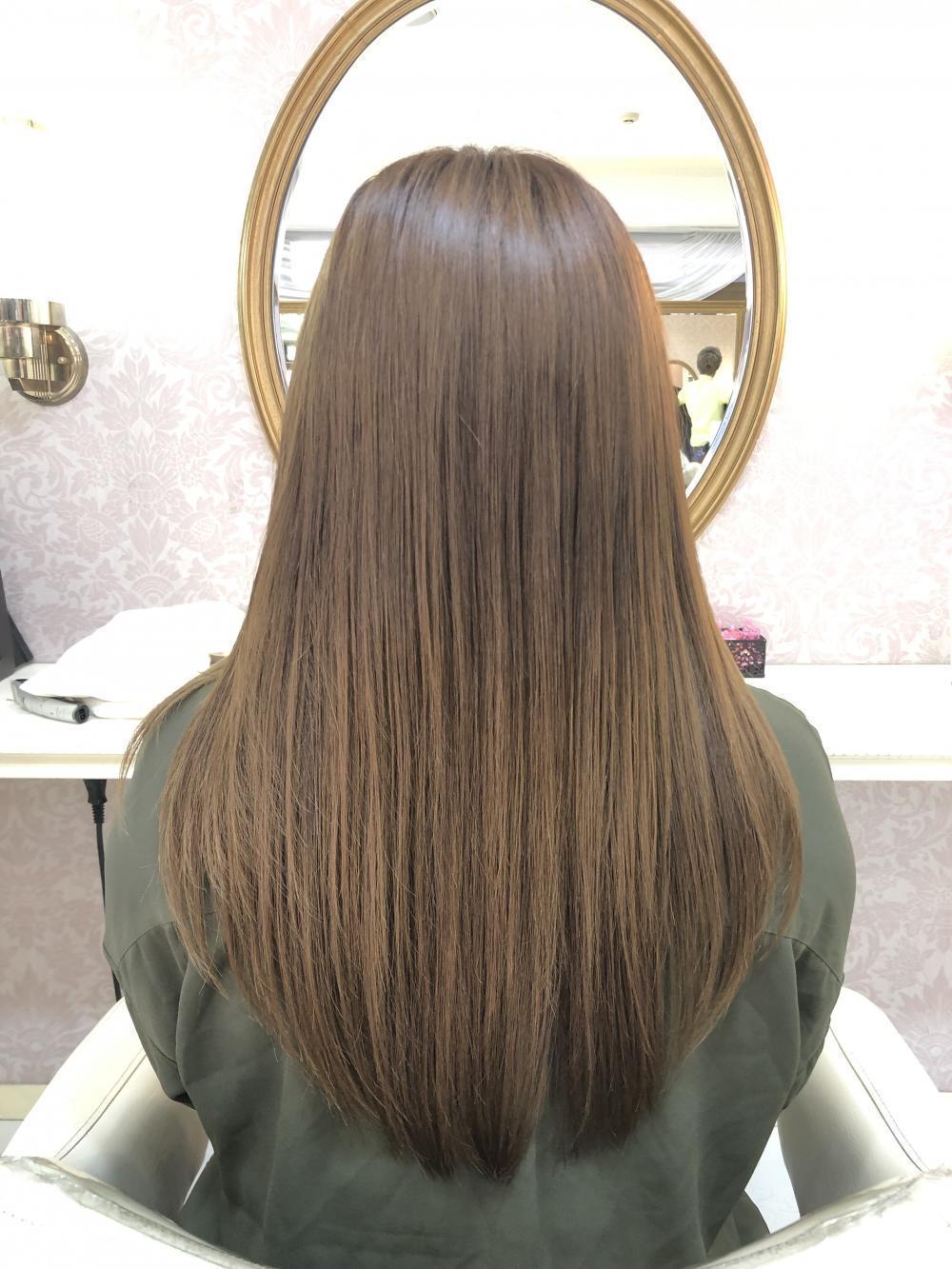 縮毛矯正でナチュラルなストレートヘアに
