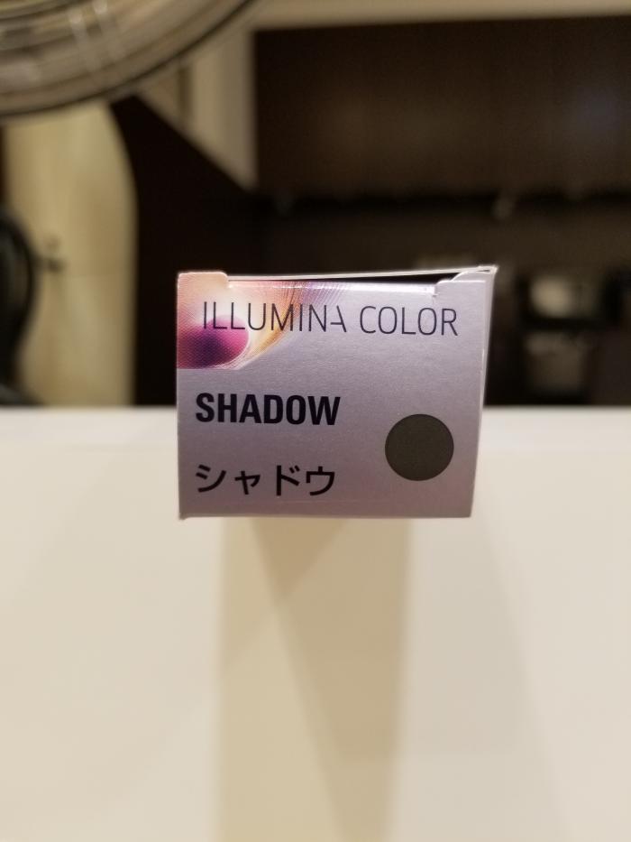 イルミナカラーシャドー