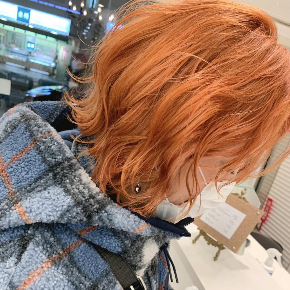 ＃パッと目を引くオレンジカラー