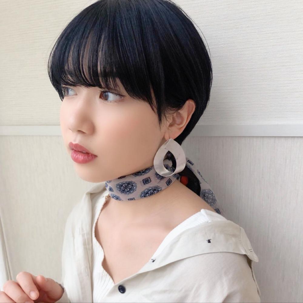 どんなお顔立ちでも小顔に見せるスタイルは？？