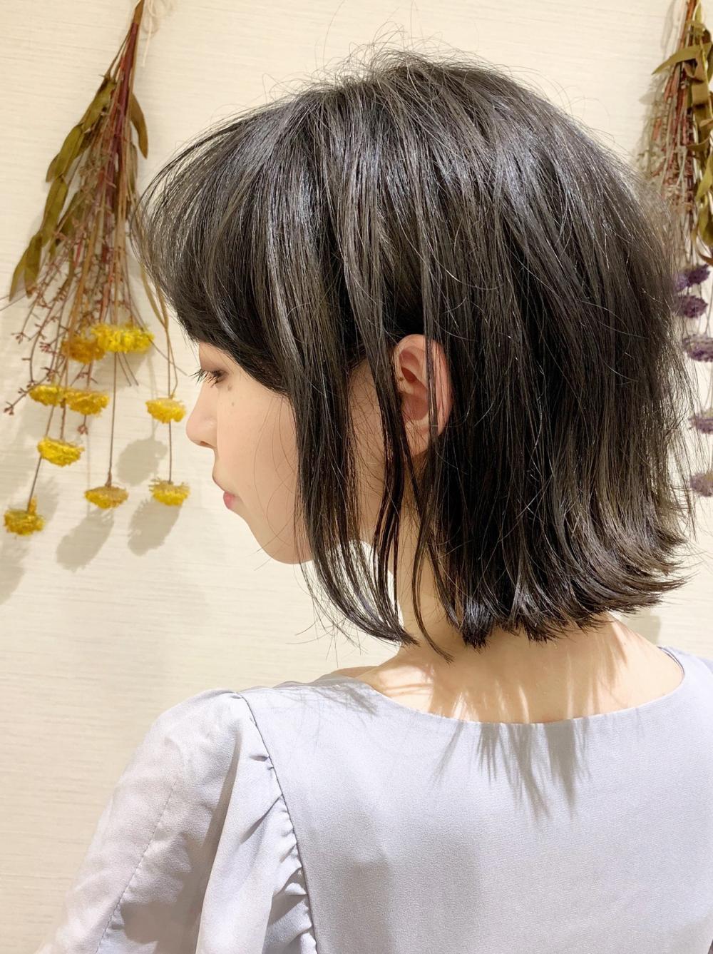 外ハネ切りっぱなしボブ