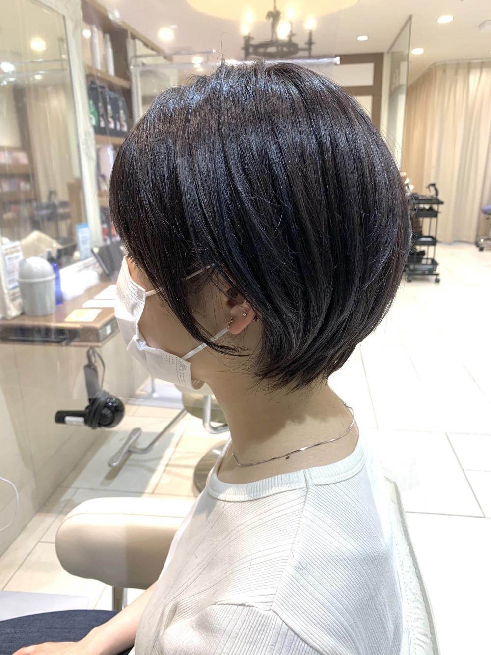 前下がり丸みショートボブ