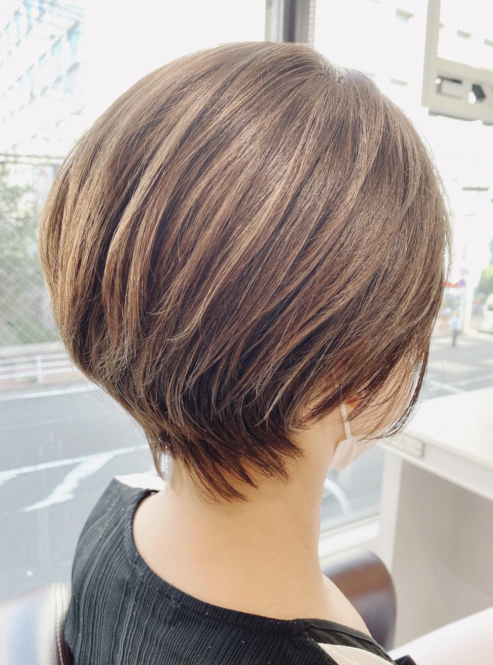 今っぽい女性らしいショートスタイルをつくるためにはディスコネが必要