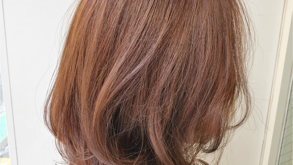 ほんのちょっとの変化で今っぽさをプラス。ニュアンスグレージュ。
