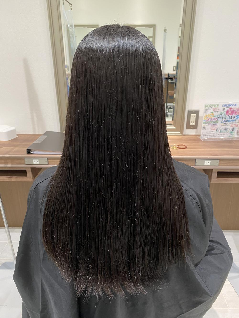 【よくある疑問】縮毛矯正とストレートパーマって何が違うの？