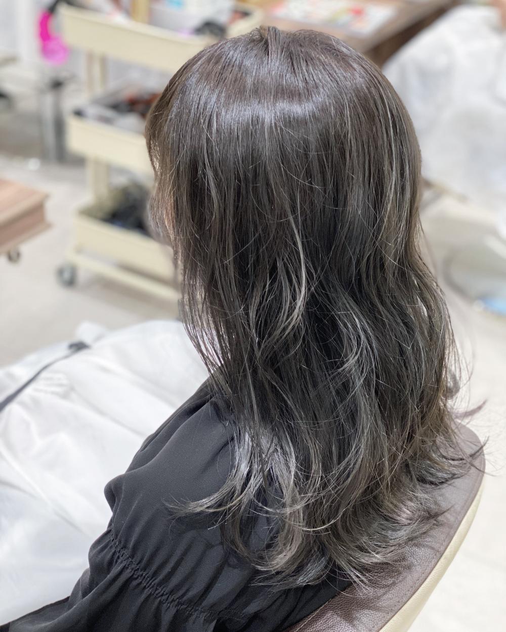 ブリーチなしでも透明感を！ナチュラルグレージュ
