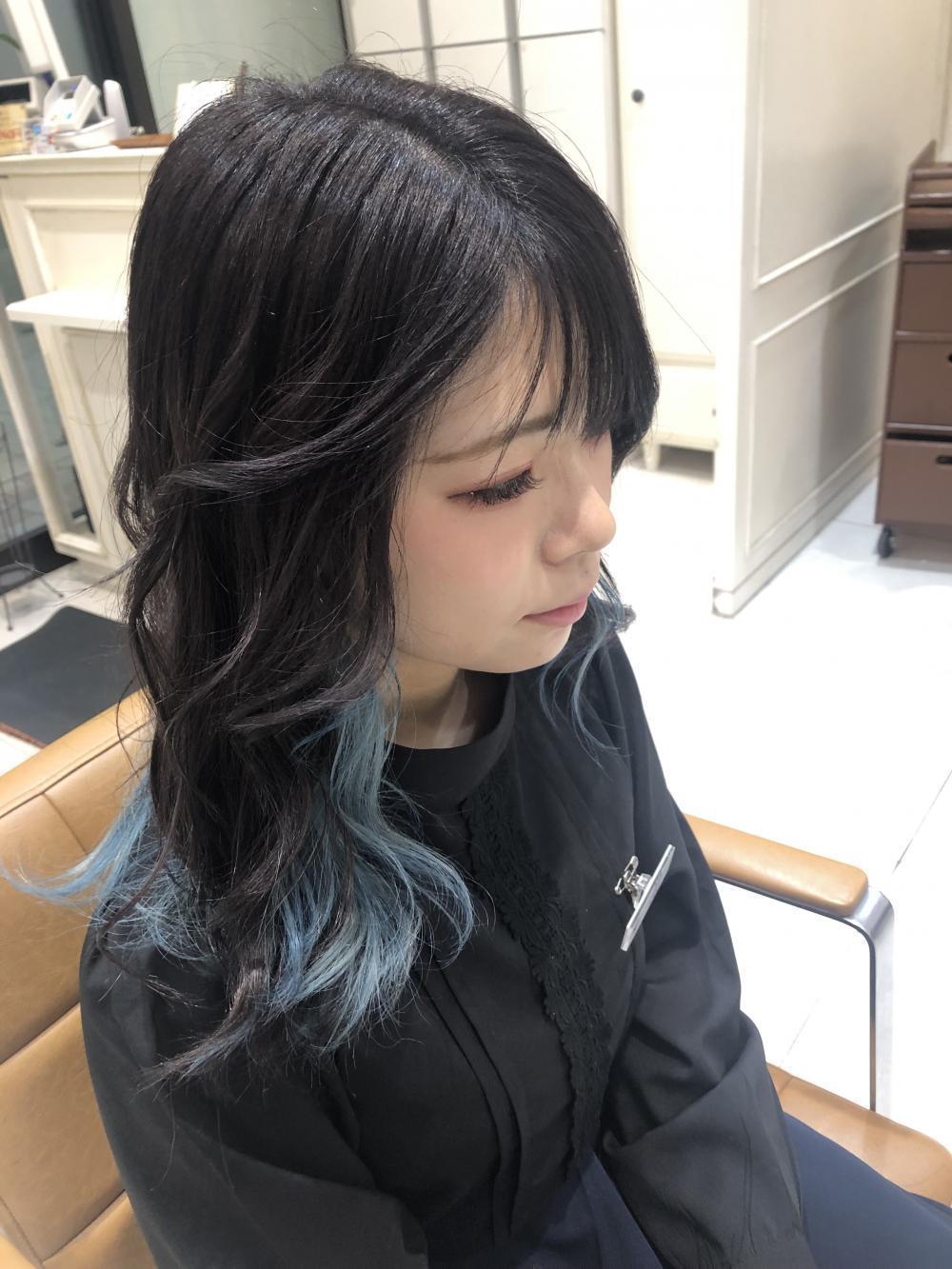 表面のお色は落ち着いたお色で