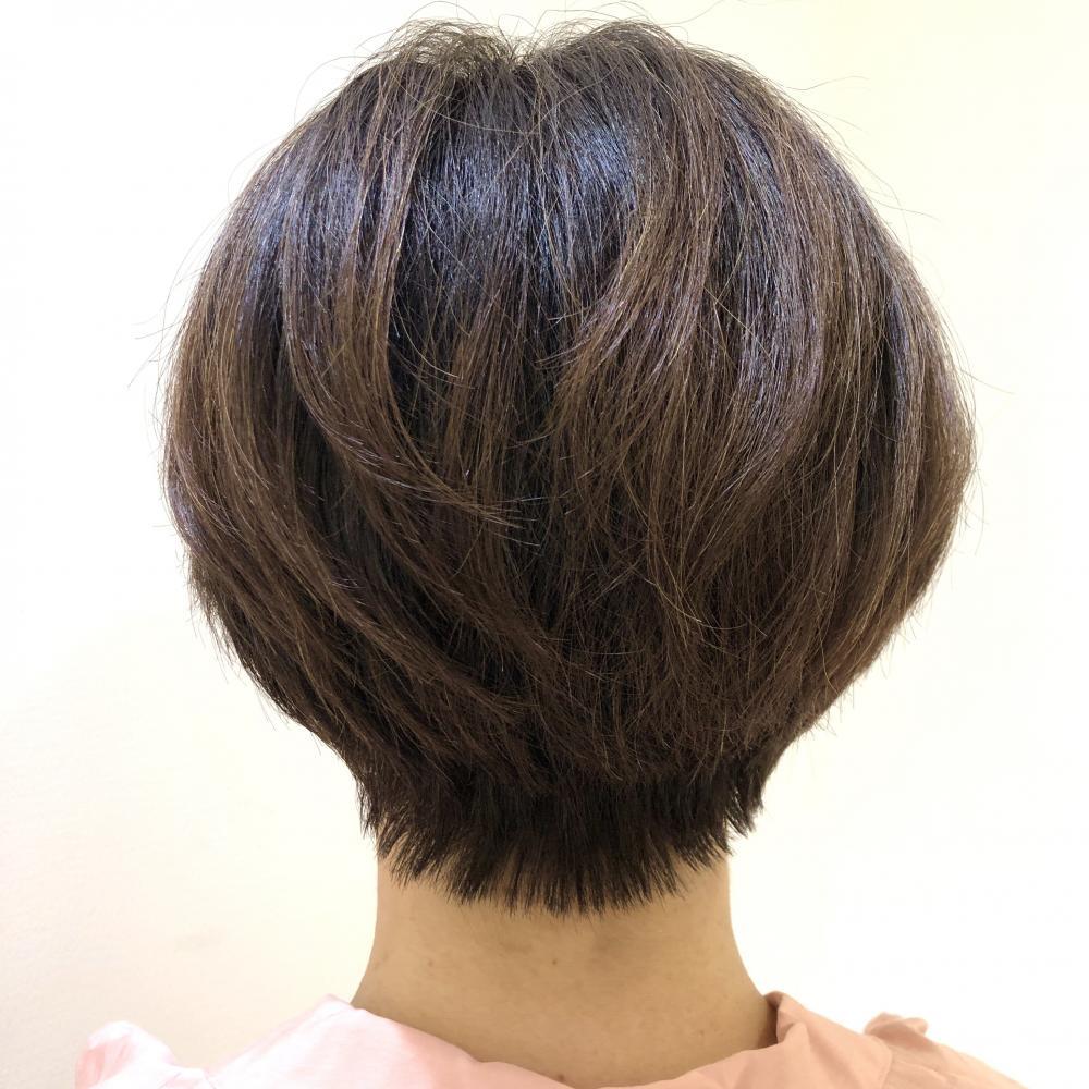 首がとっても細く見える