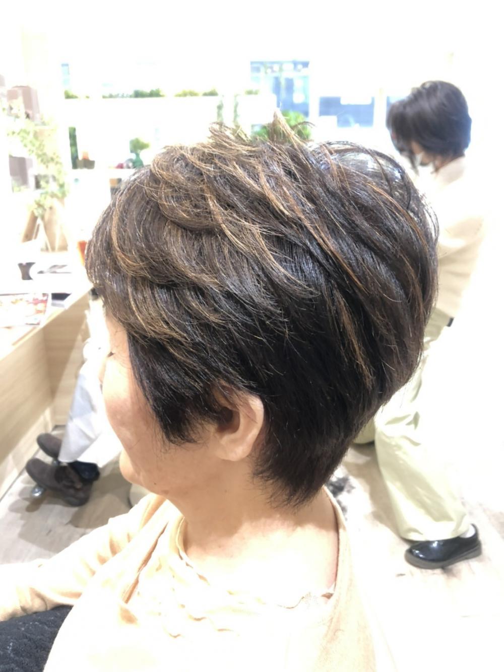 白髪染めの方も明るく見せることが出来る！
