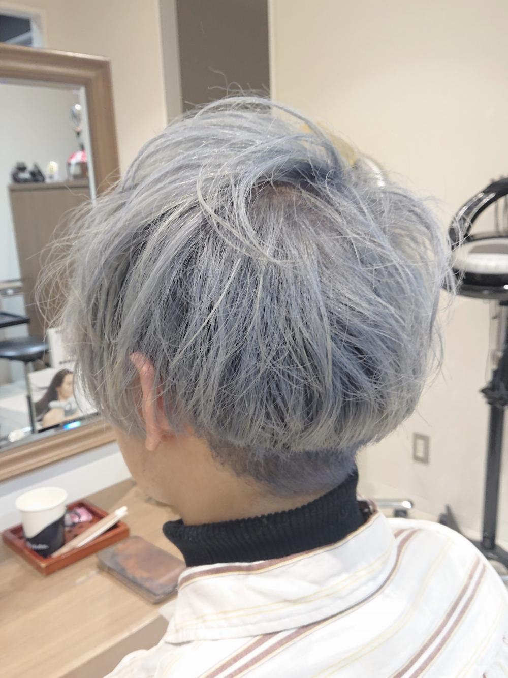 ペールグレー