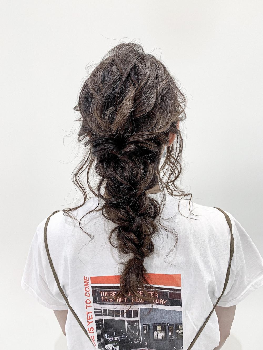 必要なのはヘアゴムだけ！簡単お洒落な初心者向けヘアアレンジ！