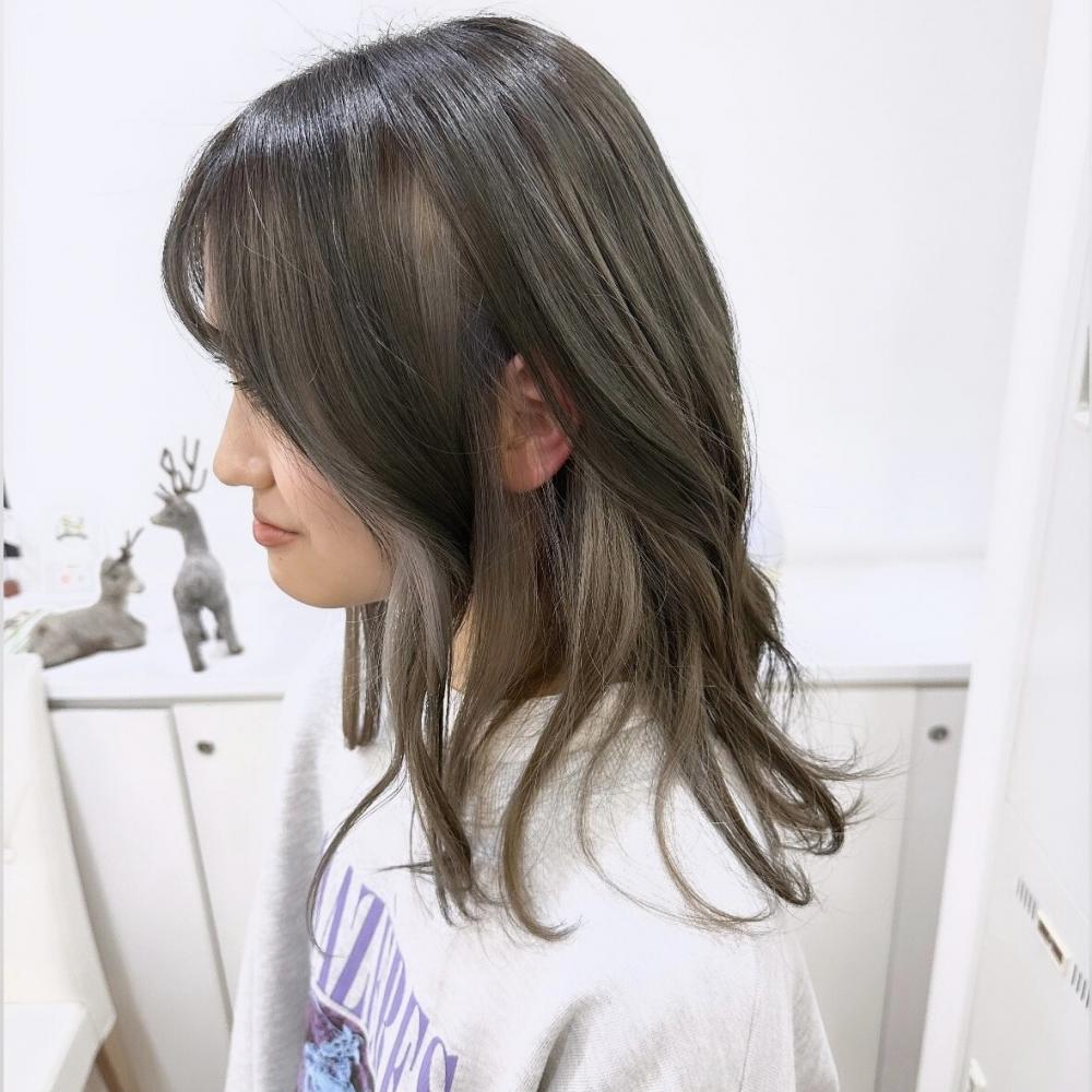 寒色系はコレ！シルバーベージュ