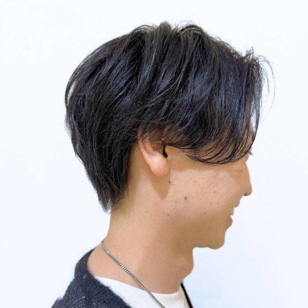 ①湿気を乗り切るヘアスタイル【縮毛矯正・ストレートパーマ】