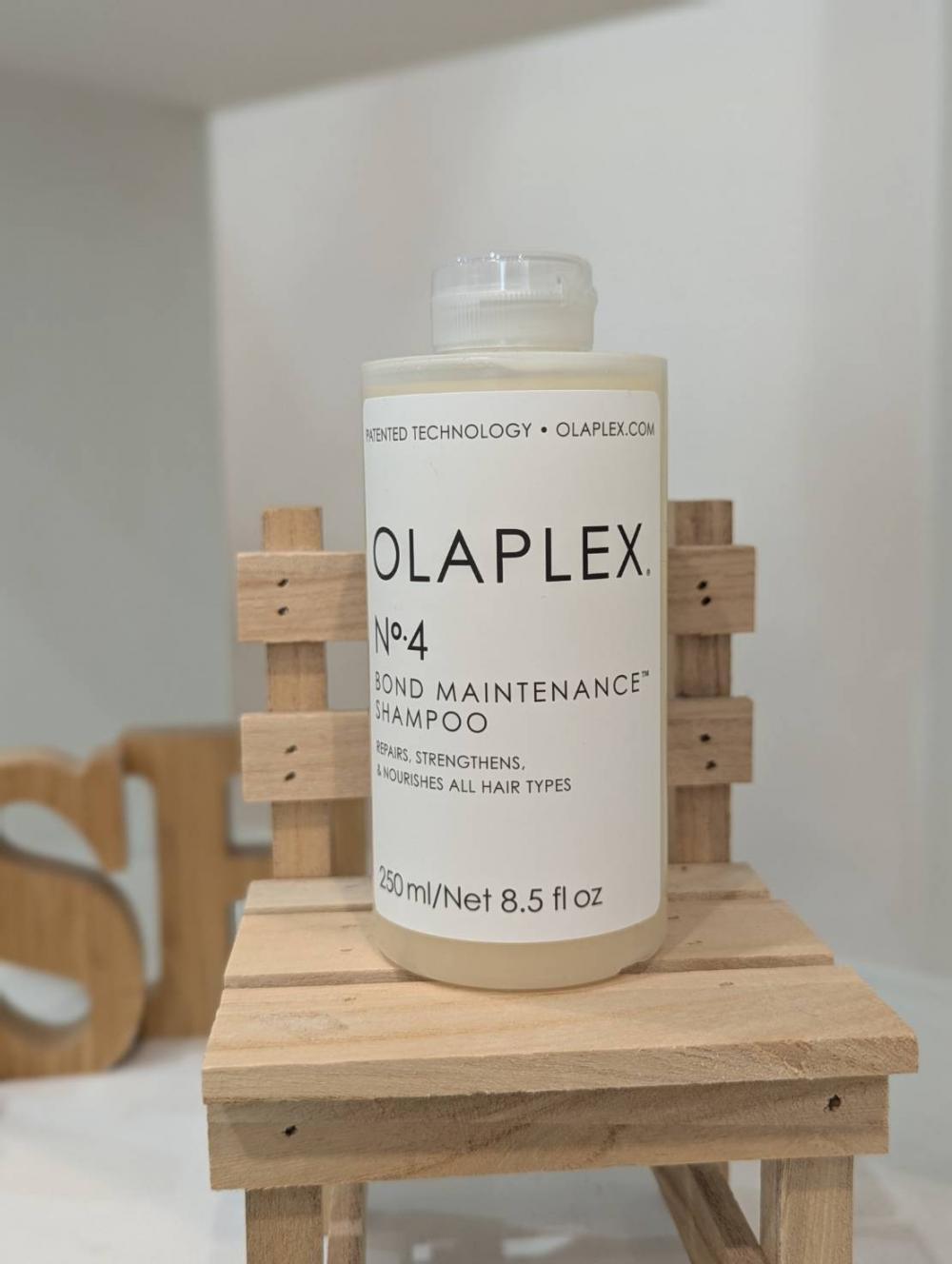 4. OlaplexNo.4 ボンドメンテナンスシャンプー