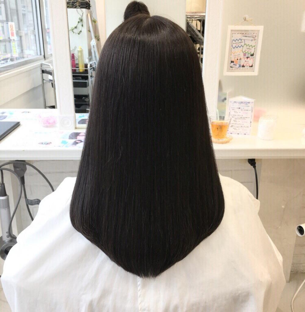 就活や仕事で明るくできない方には黒髪ではなく暗髪がおすすめ☆