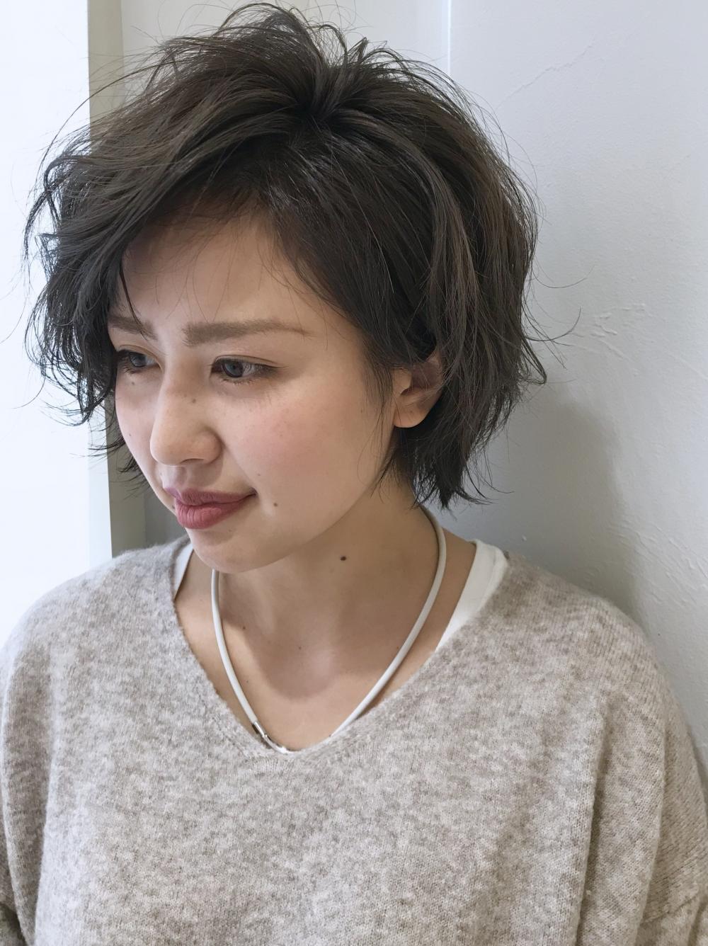 アッシュグレージュ